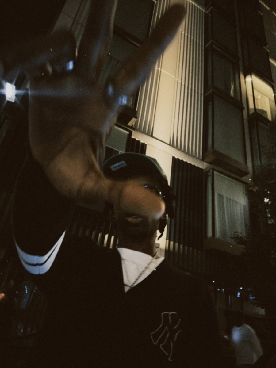 BlaqBonez's tweet photo. new era https://t.co/k69ZRJ7UOI