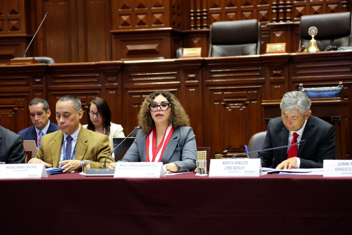 JNJPeru's tweet photo. 📸 ✨ Revisa las imágenes de la sustentación de presupuesto institucional del Año Fiscal 2027, por parte de la presidenta de la Junta Nacional de Justicia, doctora María Teresa Cabrera Vega, ante la Comisión Bicameral de Presupuesto del Congreso de la República. (1/2) https://t.co/UdW6jTMYnU