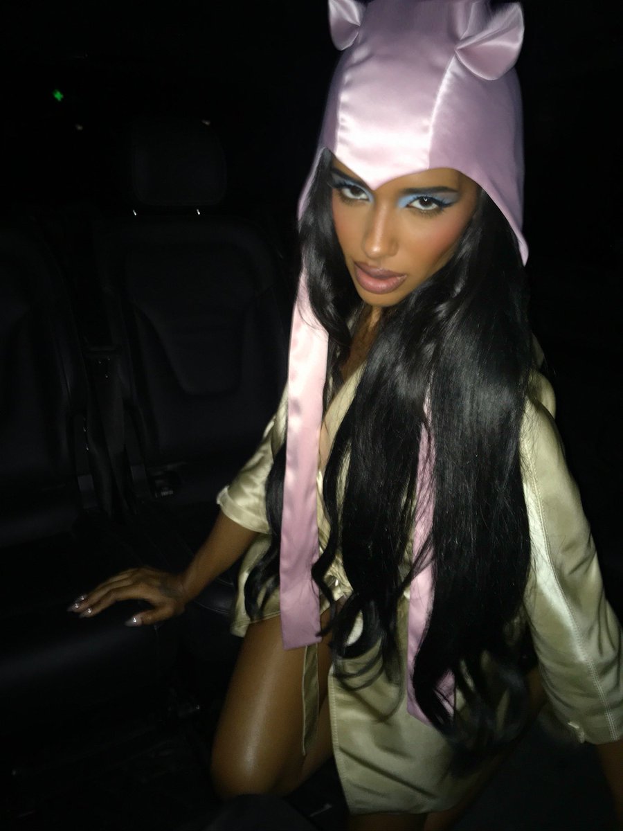 Chxrry2you's tweet photo. Worth it @LOrealParisUSA 🎀 https://t.co/DBERpViMYV