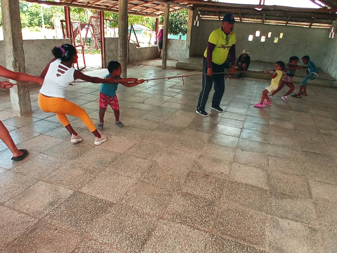 ho639353's tweet photo. Continúan las actividades Recreativas en los barrios y comunidades devla provincia de Ciego de Ávila
#LatirAvileño
#InderCiegodeAvila. https://t.co/2RGADaidZI