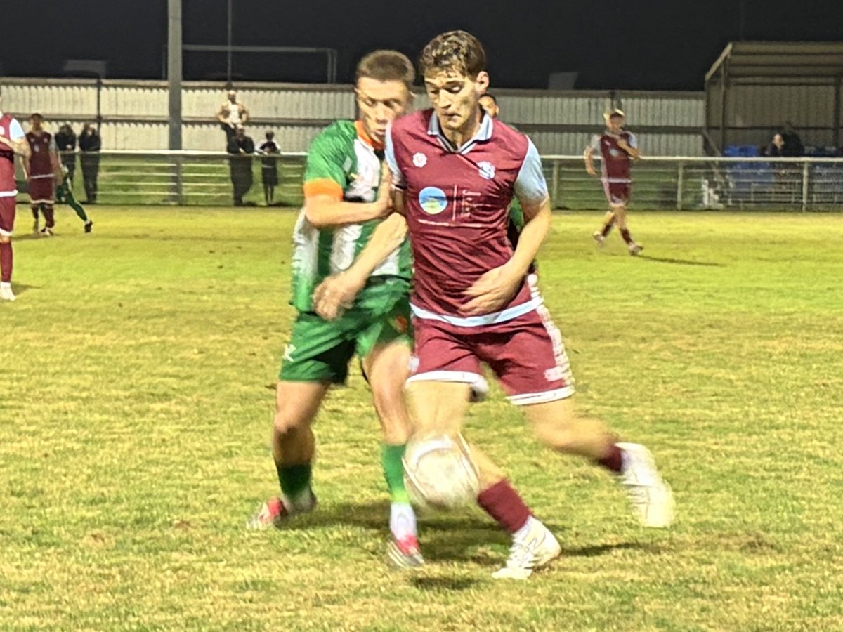 20MarkF's tweet photo. Combined Counties League Premier South 

Badshot Lea (1) 1

Yateley United (0) 0

Wishing players unfortunately injured in this closely contested game a speedy recovery.

Glossy Prog Att:131

p.s. A Wolves supporter Manager for a team nicknamed the Baggies!

@NonLeagueCrowd https://t.co/aJSLaSrLXs