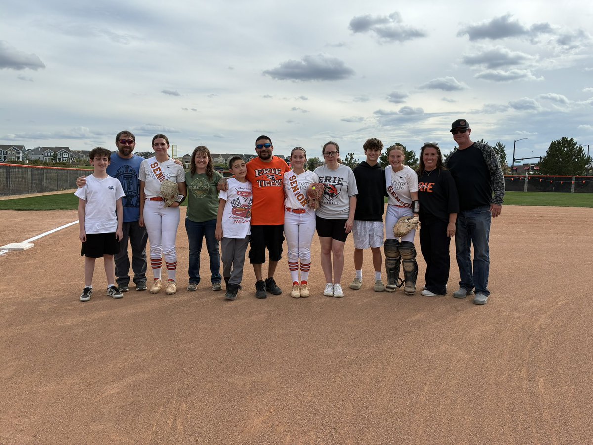 ErieHSAthletics's tweet photo. Happy Senior Day @ErieTigersSB ! https://t.co/9Gmlhx2ULd