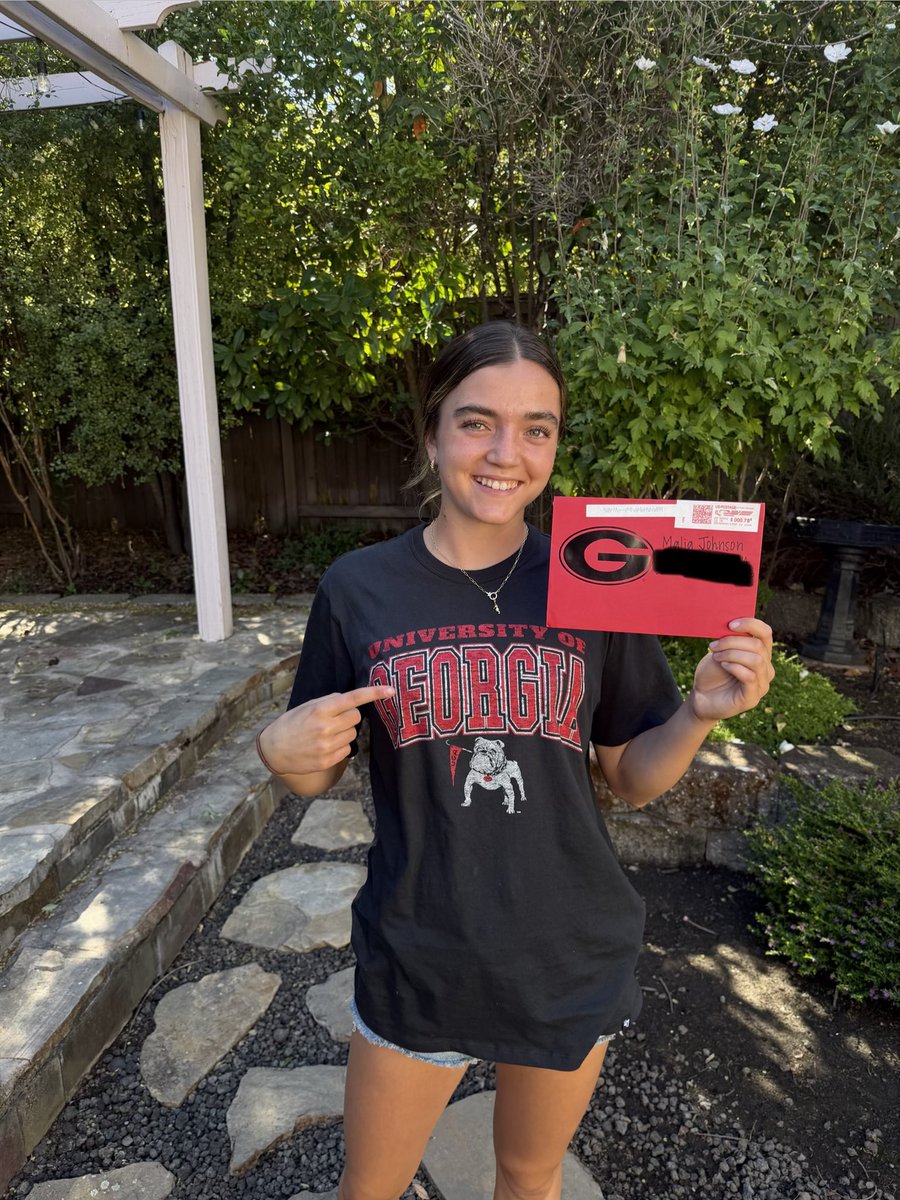 M_Johnson2030's tweet photo. Thank you so much for the mail!!! 🐶❤️@UGASoftball @UGACoachTony @Syd_finch @chelsw20 @MikeDavo17 @CoachCat @JoeHendersonLTG @LTG2029Buck https://t.co/FBKcCIm1c3