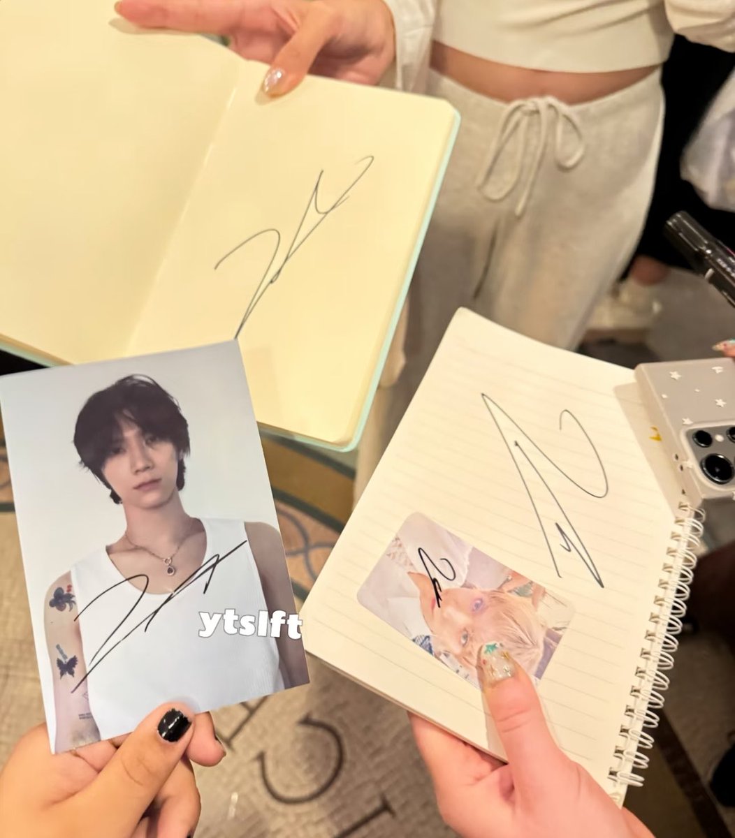 ywnpsk's tweet photo. น้องเตนล์ใจดีมากก ไซน์ให้ด้วยยยยย 🤩😍

TEN AT SAINT LAURENT SUMMER27  #TENforYSLPFW27 #Saintlaurentxten https://t.co/j4iVszIHzg