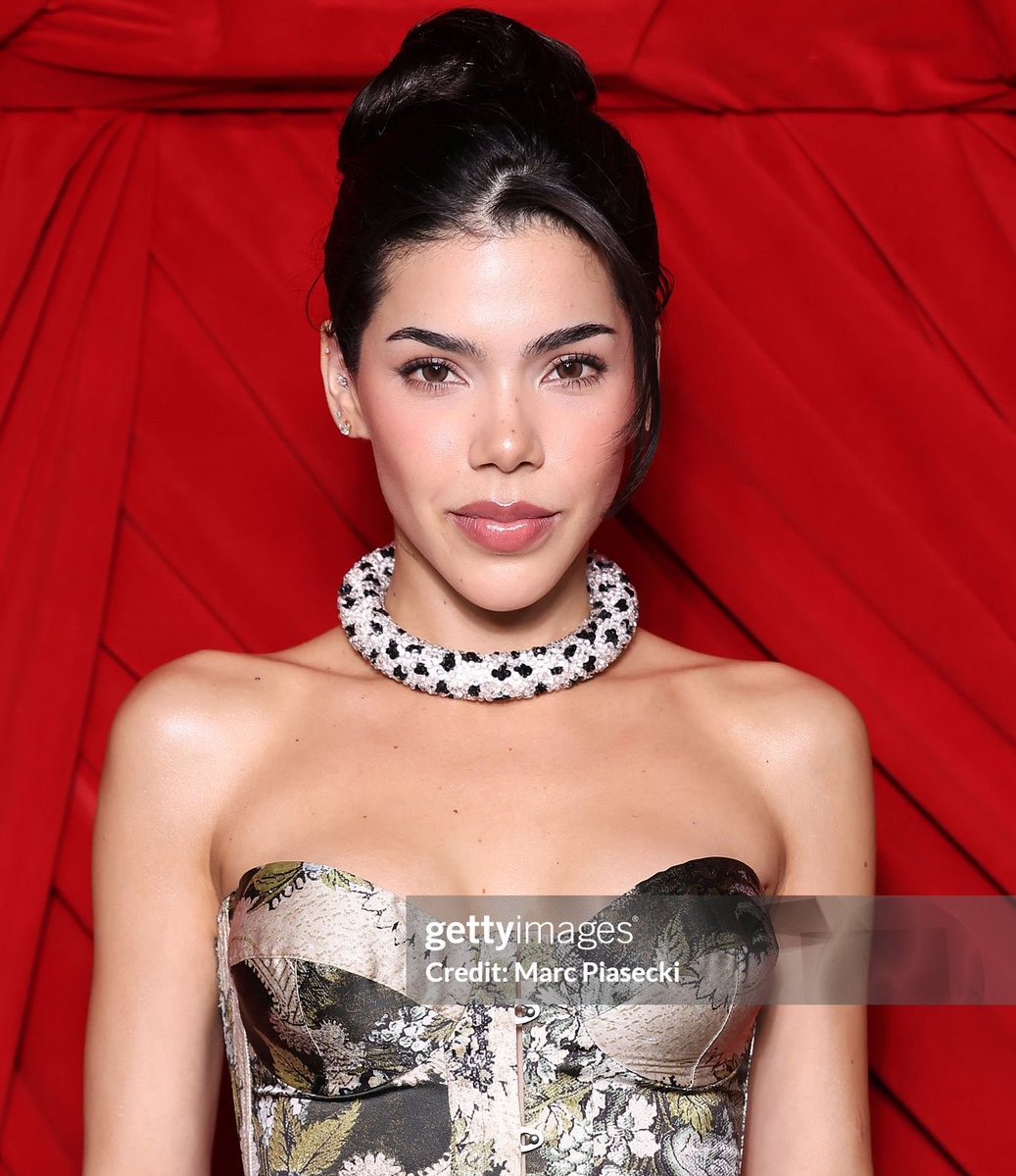 rosietonic's tweet photo. Kenia Os comprobando la teoría de que la gente que es realmente bonita sale impecable en las fotos tomadas por gettyimages

VEAN SU FACE CARD! https://t.co/iMpS4KLCaO