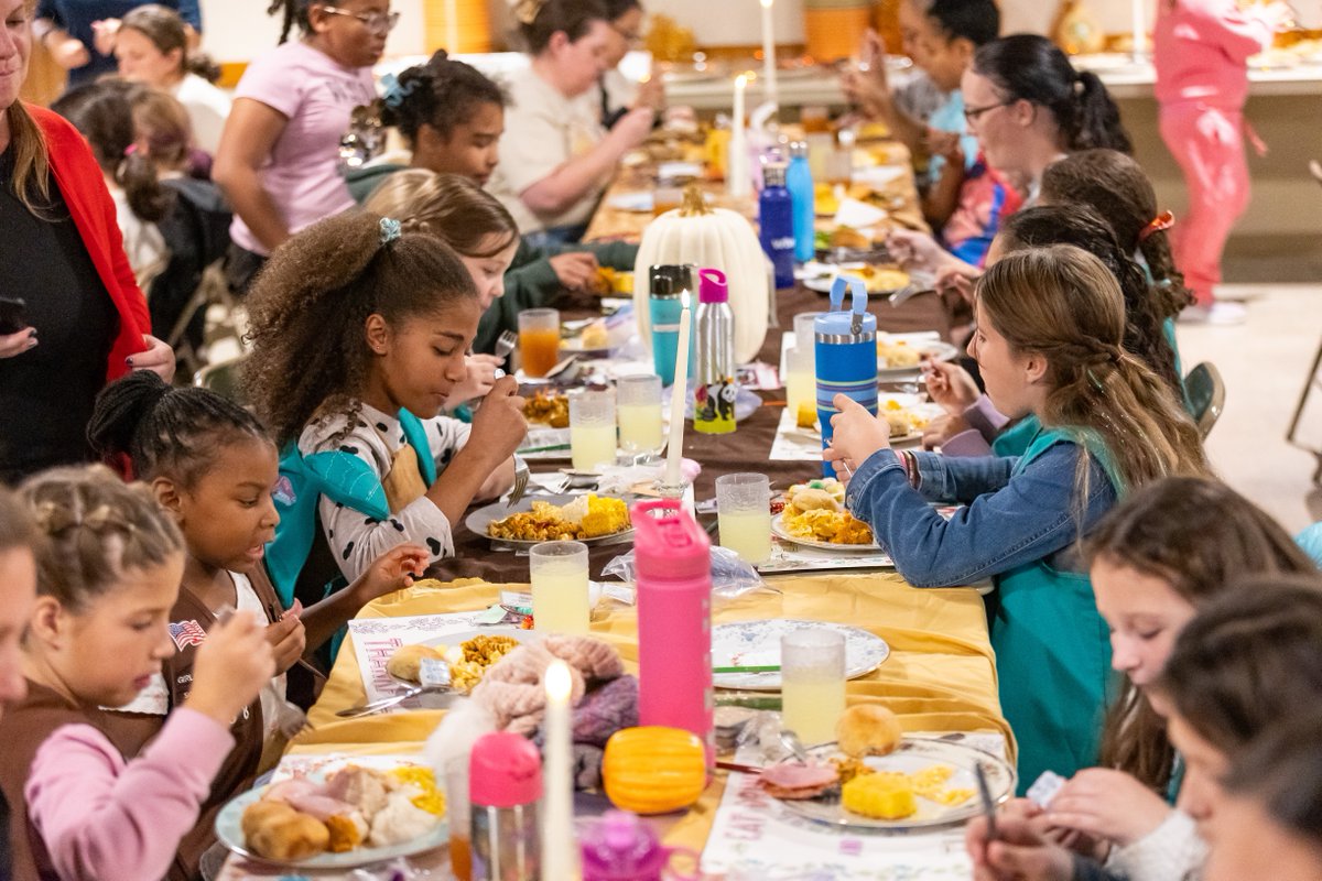 GSSEM's tweet photo. Calling all Girl Scout foodies! Join us at CHH for a Friendsgiving Weekend filled with cooking challenges, campfire fun and one GIANT feast! 🧡 Grab your friends, tie on your apron and get ready to stir up some fun! 😋

Register now and get ready to feast! https://t.co/e8oJlxg8pw https://t.co/dgkSv3nM41