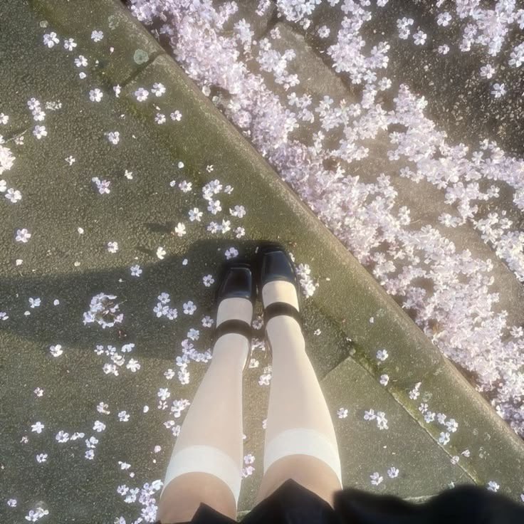 sprinklpastelz's tweet photo. how pinterest sees me.ᐟ

❤︎ idol
❤︎ tαttoo
❤︎ αesthetic vibes
❤︎ outfiit

So cute!! (ˊᵒ̴̶̷̤ ꇴ ᵒ̴̶̷̤ˋ) https://t.co/6XrSvkdCzE
