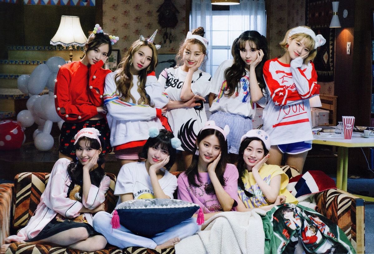 TwiceChartDatas's tweet photo. ‘What is Love?’ becomes TWICE’s second song this year to earn 100M streams on Spotify.

2025: 117M
2026: 100.1M*

*still counting https://t.co/pVsI6vnVHy