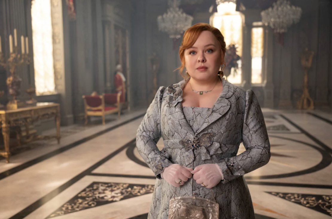 kr3d24's tweet photo. Lady Whistledown belongs to Penelope Featherington first and foremost. Penelope can live without her column, but Lady Whistledown cannot survive without her. 

I hate Netflix for this!!! https://t.co/jxMixA32cn