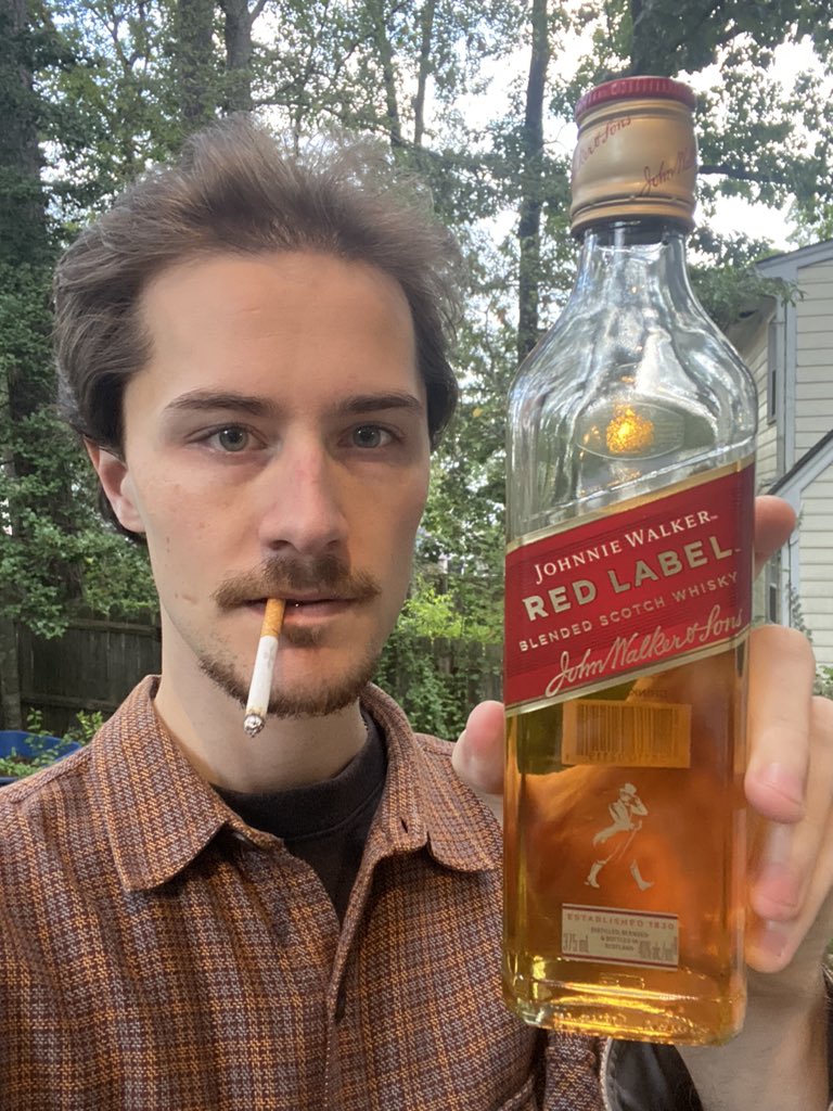 jacobfuknjones's tweet photo. Johnnie Walker Red Label Scotch Whisky https://t.co/4iDZ5nUyQo
