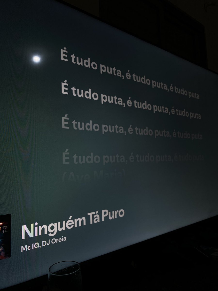 _chantelbc's tweet photo. minha cabeça tá assim https://t.co/CPzFWwRtsc