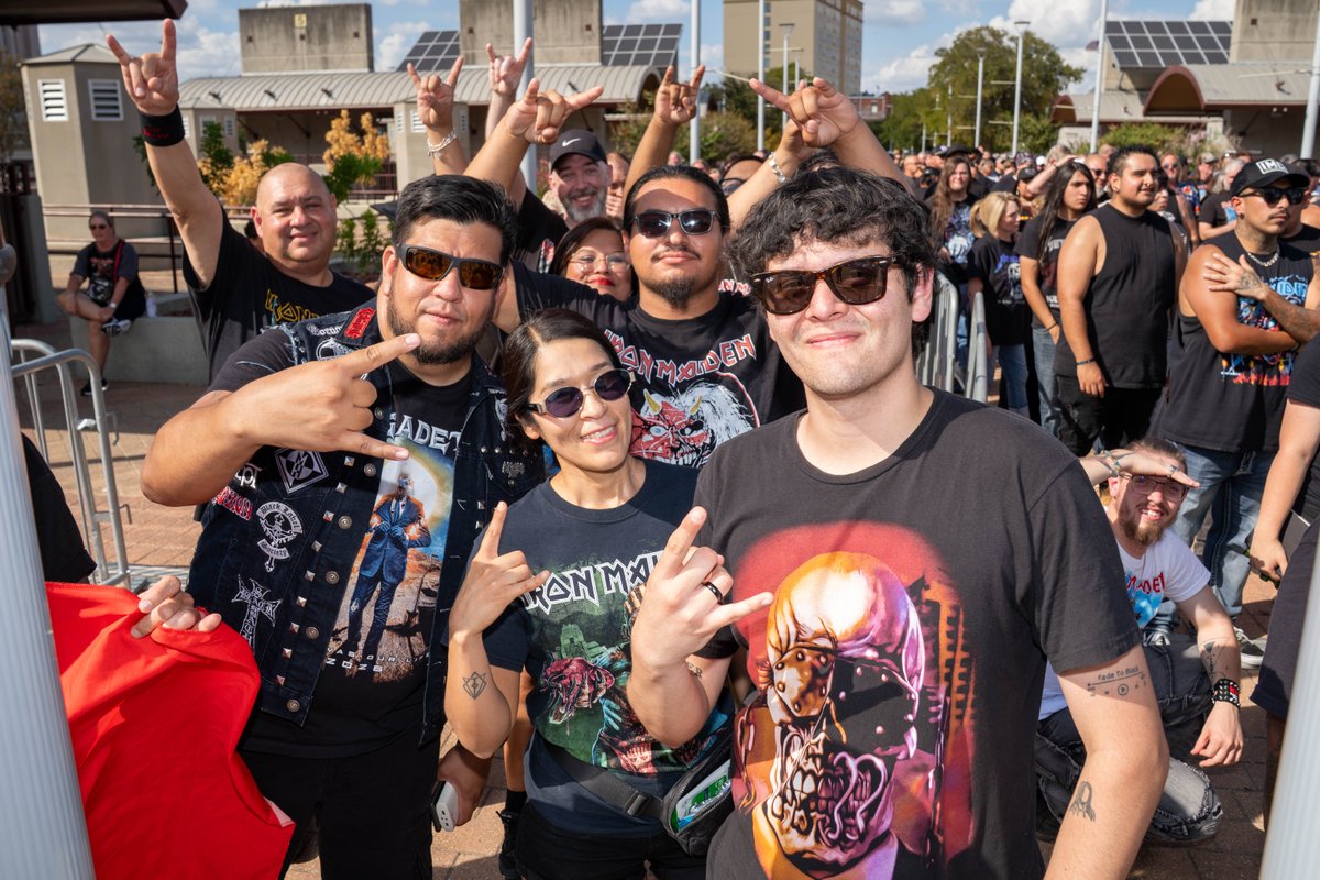 Alamodome's tweet photo. 🪓 @IronMaiden FANS ARE HERE AT THE ALAMODOME 🪓

#ironmaiden #alamodome #sanantonio #megadeath #anthrax https://t.co/Ul3a0HmdAI