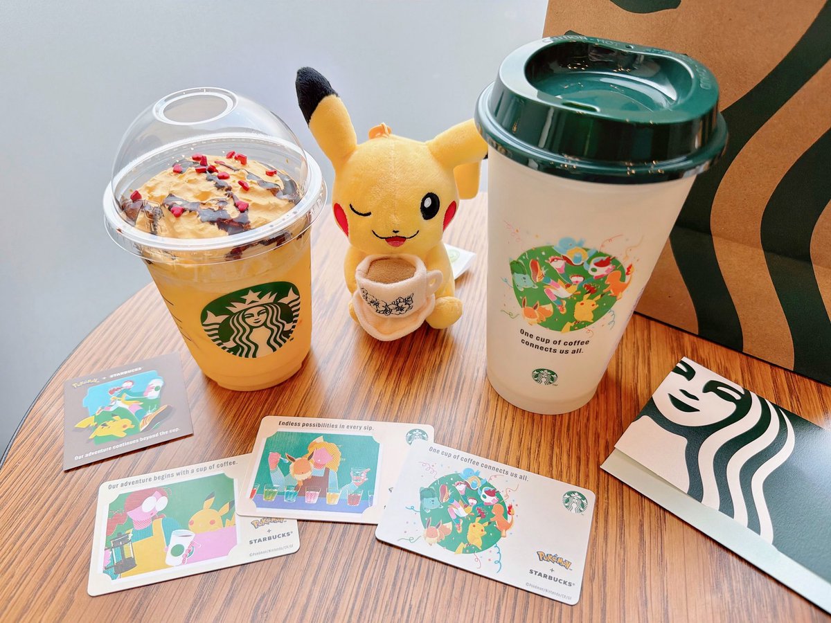 rico_pika025's tweet photo. 朝からスタバ行ってポケモンコラボ💛
ピカチュウ ハニークリームラテ🍯
購入特典のステッカー可愛い✨
スタバカード3種類とリユーザブルカップも無事ゲット✊🏻
店内のドリンクのイラストが可愛い…🥰⚡️ https://t.co/y8wXDT6UHM