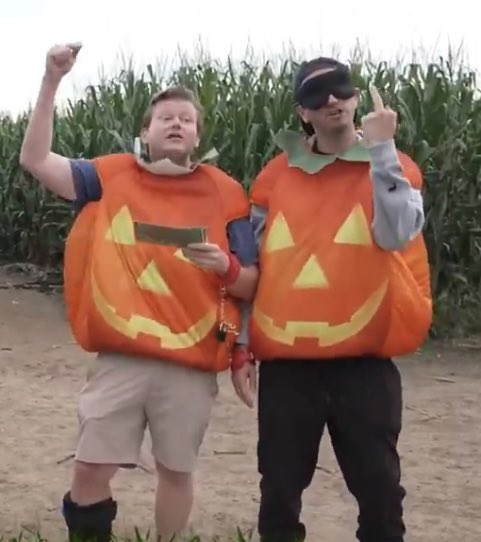 kingkrabbyp's tweet photo. Me and my homegirl when someone says we’ve had too much to drink https://t.co/lhkNpdvXDV