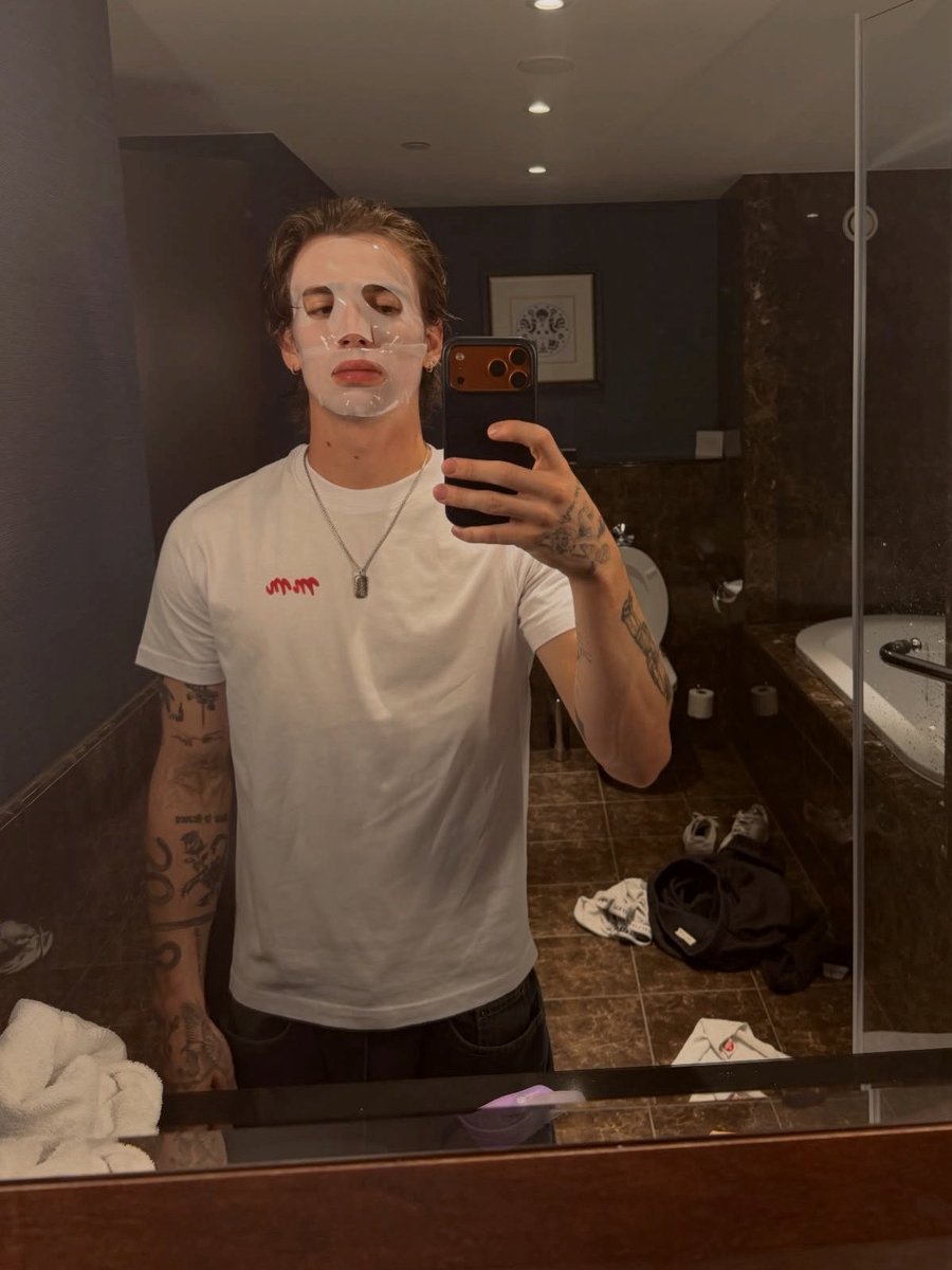 moonlucs's tweet photo. ⠀⠀
⠀⠀⠀⠀⠀⠀⠀⠀⠀⠀ 𝙹𝚞𝚜𝚝 𝚝𝚛𝚢𝚒𝚗𝚐 𝚝𝚘 𝚜𝚞𝚛𝚟𝚒𝚟𝚎.
⠀⠀⠀
⠀⠀ https://t.co/hB5u5HQhA8
