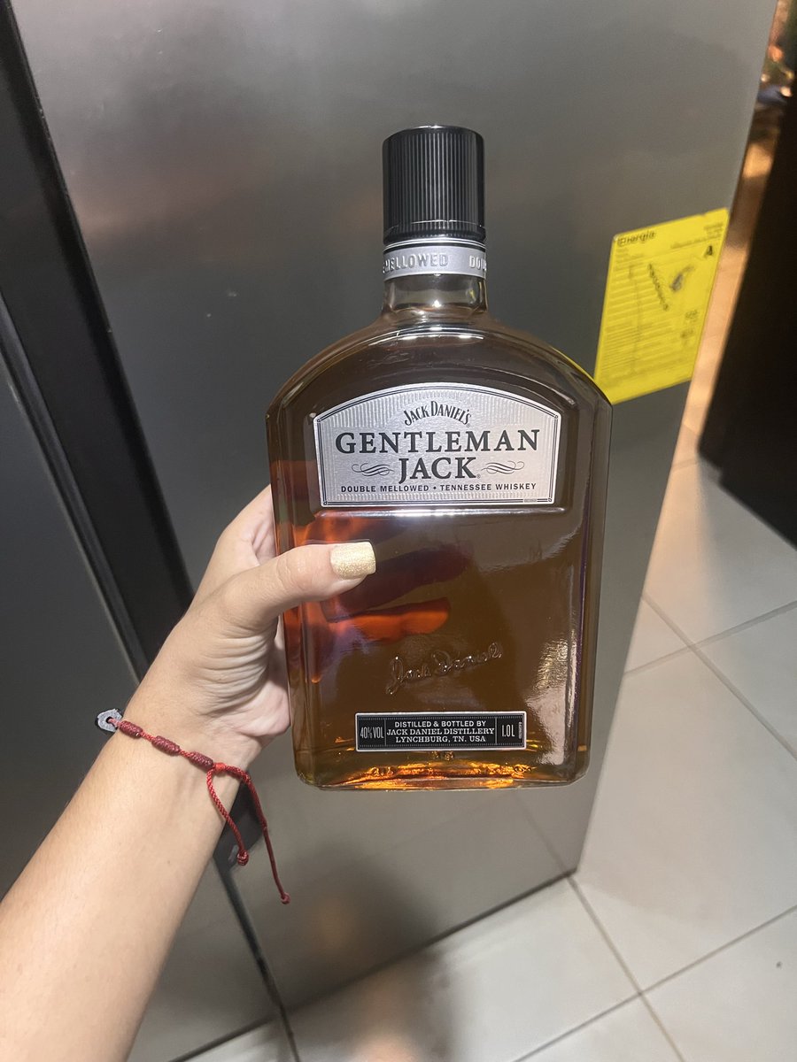 ronmromm's tweet photo. Dándoles a todos poquito, porque de que yo me tomo una luego del parto! Me la tomo 🤪 https://t.co/mXAtf6La9d