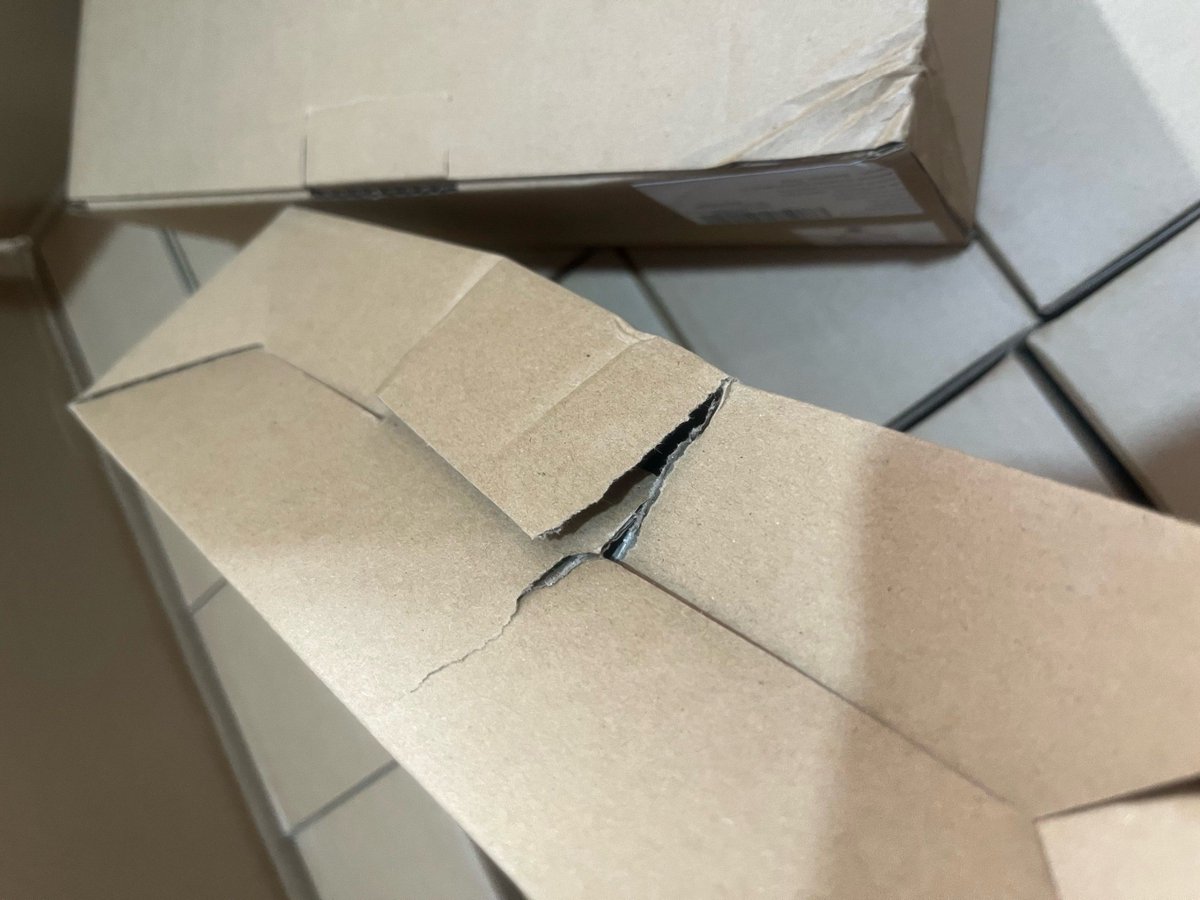minji3894's tweet photo. This box here has a bruised back and a sheltered spot I’ve been thinking about! https://t.co/AT1DkRwa8Q