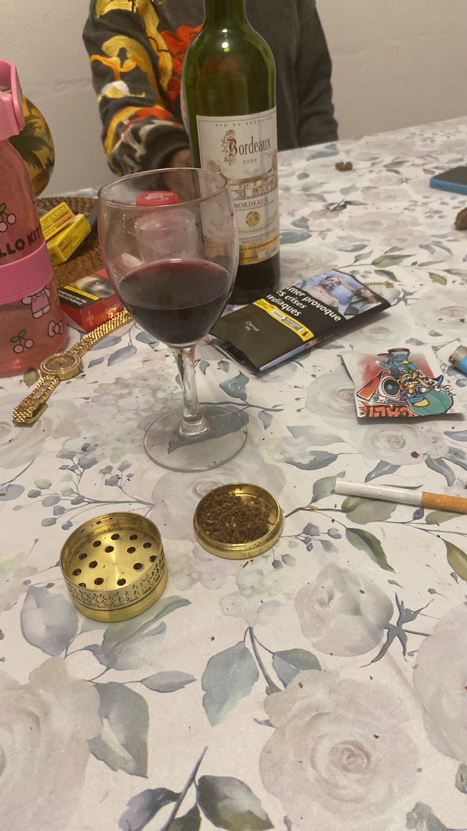 imy_larissa's tweet photo. Resta isso beber e curti um pouquinho 🥵🥴🔥 https://t.co/xeLsKHUR9R