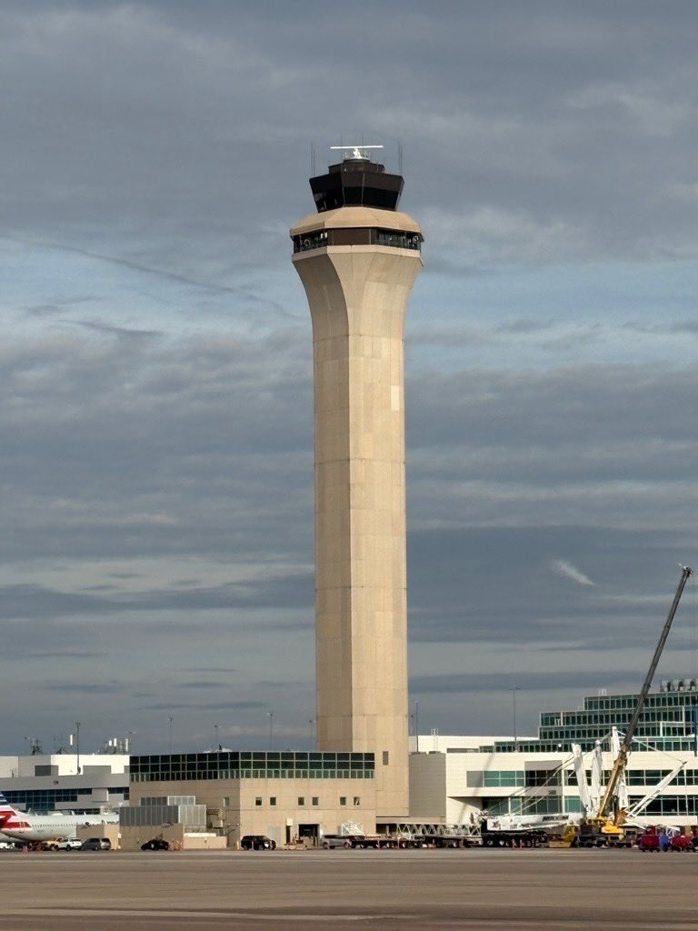 SecDuffy's tweet photo. MAJOR MODERNIZATION MILESTONE ✈️

@DENAirport just added the nation’s 7th Surface Movement Radar (SMR) — this helps track runway traffic in ALL weather. BUT THAT’S NOT ALL, Denver also upgraded from PAPER to ELECTRONIC flight strips 

We’re delivering long-overdue infrastructure upgrades in RECORD TIME @FAANews ✅