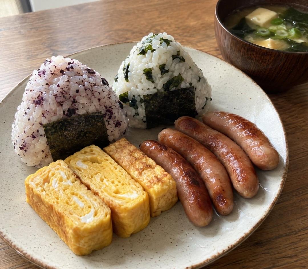 ituajiv's tweet photo. こんな朝食は最高です。😋 https://t.co/fVNlrauK4A