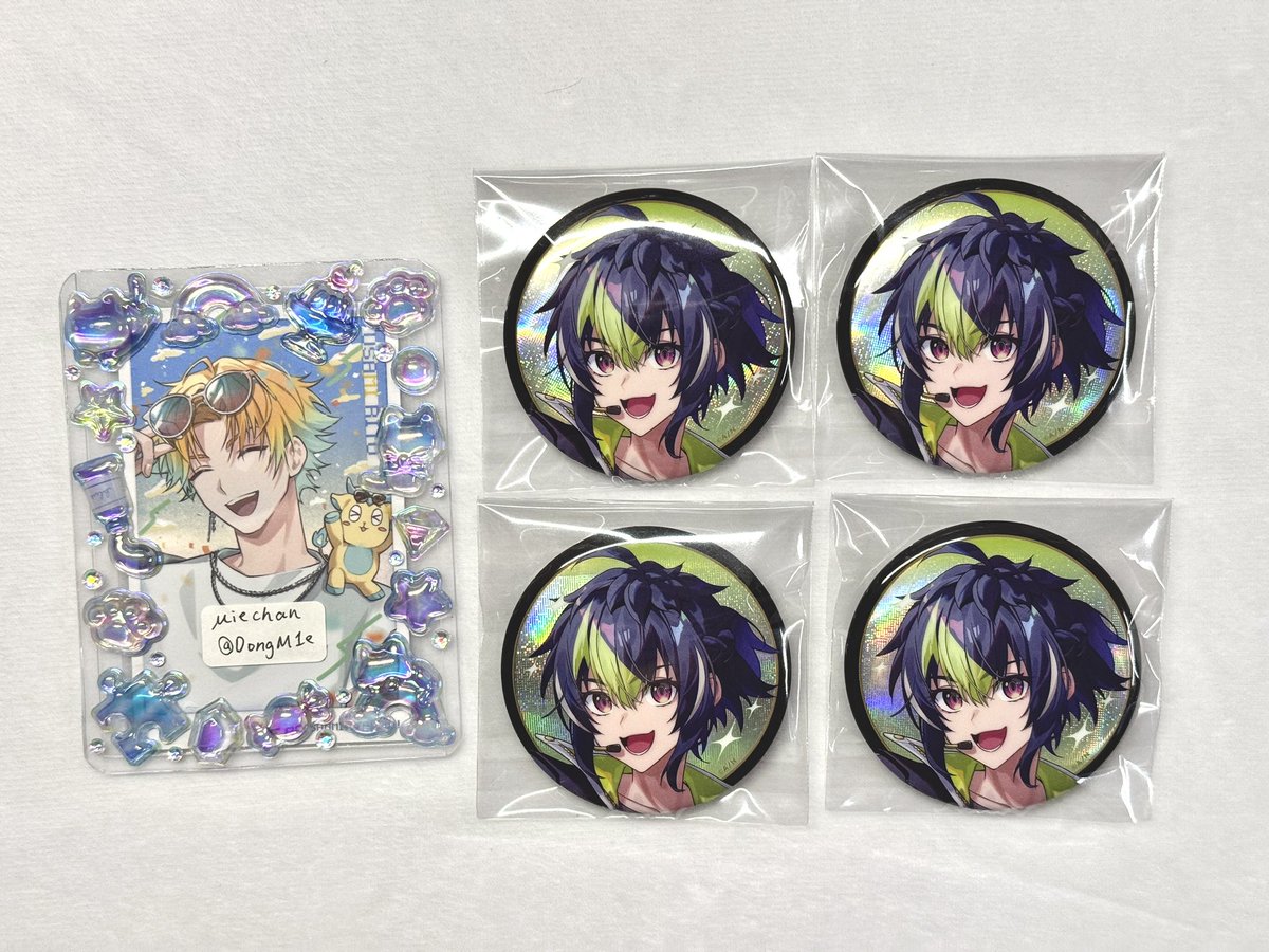 DongM1e's tweet photo. 【交換】にじさんじ MECHATU-A 1st LIVE "Over Drive!" 缶バッジ

譲)画像1
求)東🟧の方

4点まとめて交換できる方優先
大阪手渡し交換可能、郵送は即対応できます。
よろしくお願いします。 https://t.co/2QGUMZ6NFS