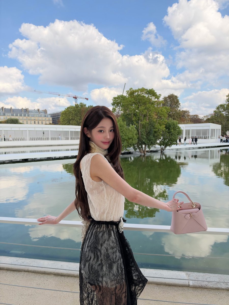 ivepics_'s tweet photo. wonyoung instagram update https://t.co/qnGka3XbAu