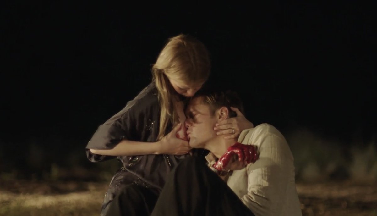 cloiskryptonite's tweet photo. mia goth and alexander skarsgard were INSANE for this https://t.co/aZ1YNBSEhX