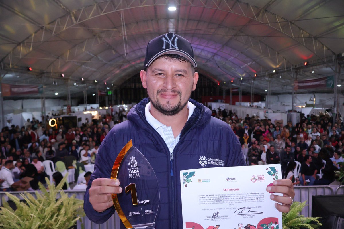 LuisAlfonsoEsc's tweet photo. La Mejor Taza 2026 demostró que valorizar el café de Nariño también permite generar oportunidades y dinamizar la economía. ☕️🌱

21.898 asistentes, $259 millones en ventas directas y más de $688 millones en negocios y subasta. Cerca de 500 lotes de 41 municipios y 177 marcas mostraron la calidad y el enorme potencial de la caficultura nariñense.

Detrás de estas cifras están las más de 41 mil familias cafeteras, sus emprendimientos y esfuerzos.

Con #LaMejorTaza2026 fortalecemos el agro, la economía popular y una cadena productiva que conecta a #Nariño con nuevos mercados. 💚

#NariñoSeSiente 
#UnCaféEnPaz