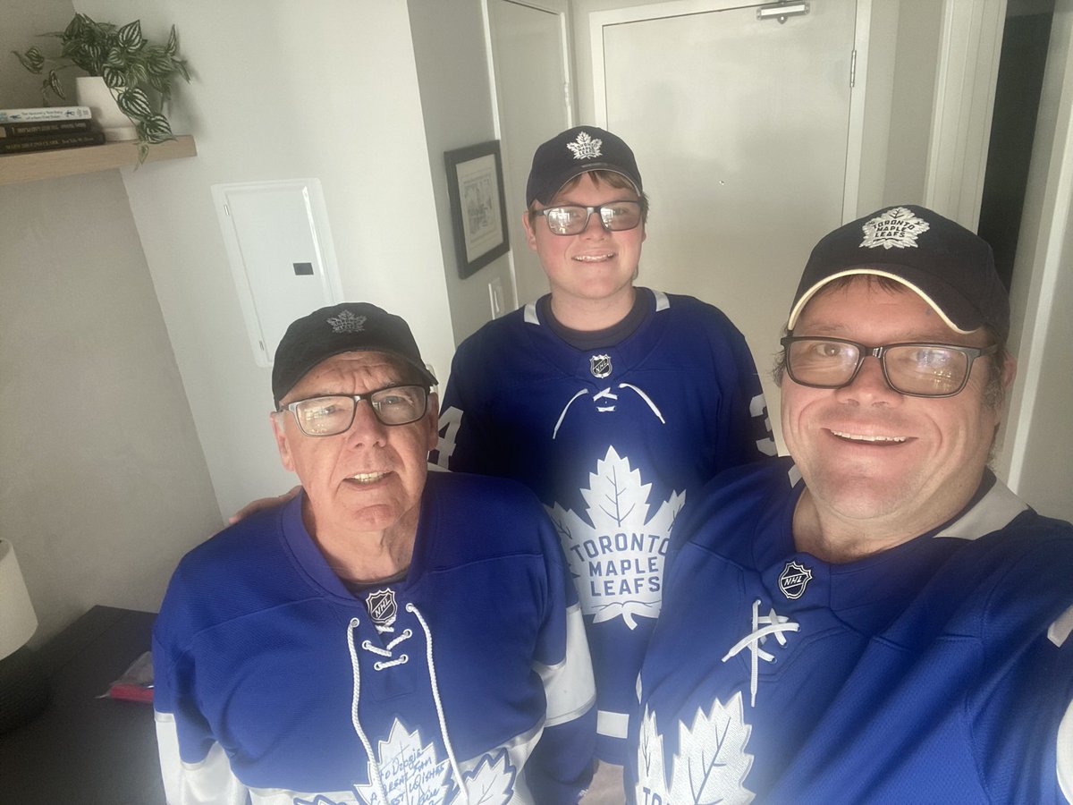 mpound25's tweet photo. @summerknocks #GoLeafsGo #TorontoMapleLeafs https://t.co/ftXLQIgkZM