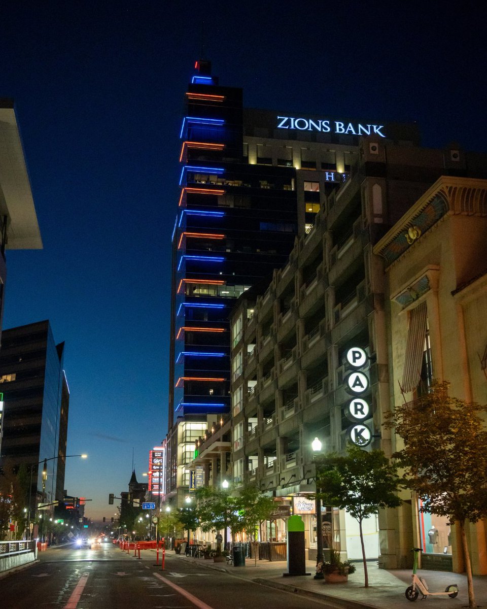BoiseState's tweet photo. Painting the town blue and orange for Homecoming
🔵🟠

#BoiseState #BleedBlue https://t.co/qMNMgq7JqX