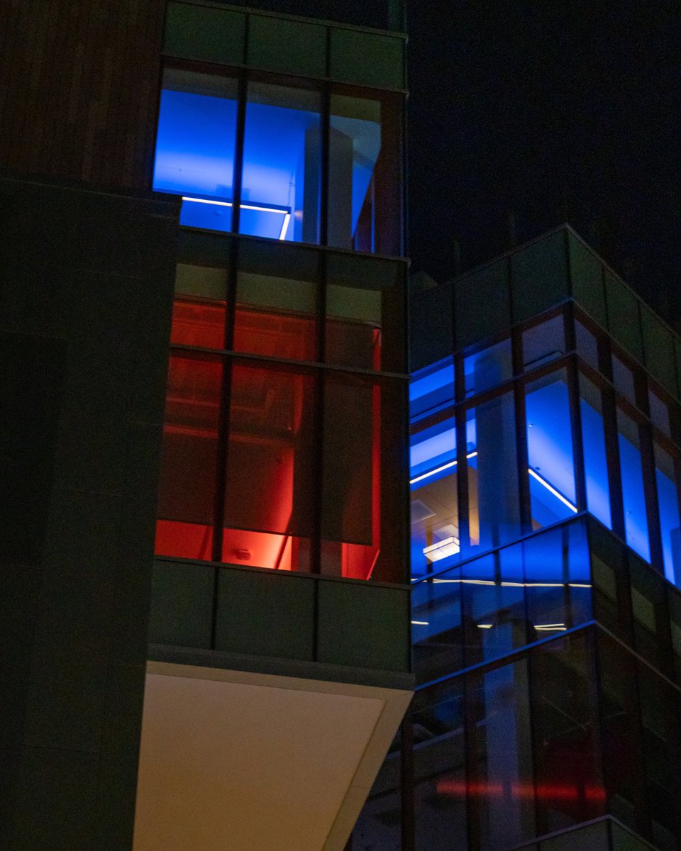 BoiseState's tweet photo. Painting the town blue and orange for Homecoming
🔵🟠

#BoiseState #BleedBlue https://t.co/qMNMgq7JqX