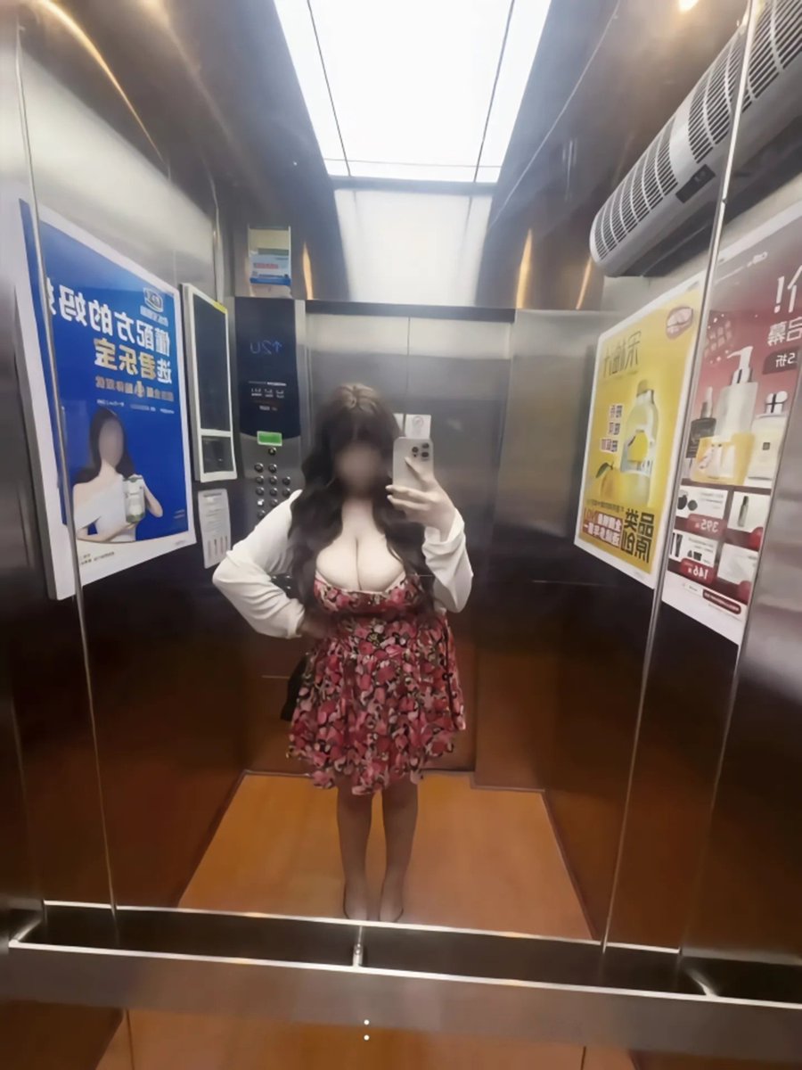 r0ao8's tweet photo. ootd https://t.co/f6XlQed27s