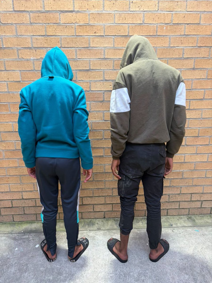 _ArriveAlive's tweet photo. Suspects arrested on charges of unlawful possession of a firearm, unlawful possession of ammunition and possession of police uniform items.
https://t.co/JS9v50w2YD
#ArriveAlive #Crime @SAPoliceService https://t.co/to9JZ9NWJd