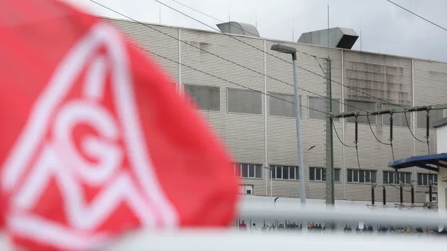 TachelesDe's tweet photo. ⚡ Schlag für die deutsche Automobilindustrie: Ein Autozulieferer stellt den Betrieb ein.

Mehr als 700 Mitarbeiter sind von der Schließung betroffen, nachdem im Insolvenzverfahren keine Lösung gefunden werden konnte. https://t.co/FexdmoGyg8