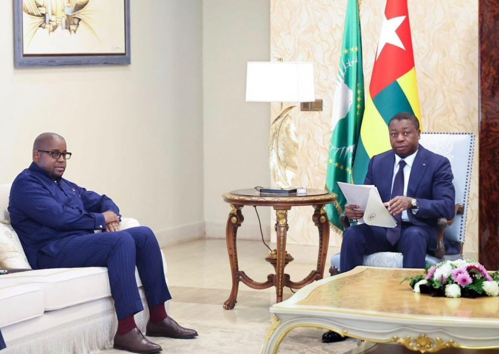 GGnymtina's tweet photo. @FEGnassingbe a reçu, le 29/09/24, à Lomé, Floribert Anzuluni, ministre de l’Intégration régionale de la RDC. Les échanges ont porté sur le retour à la paix dans l’est de la RDC, dans le cadre de la médiation confiée à @gnassingbe par l’Union africaine.
#TogoRDC
#FaureHommeDePaix https://t.co/DHJ0IKPCWN
