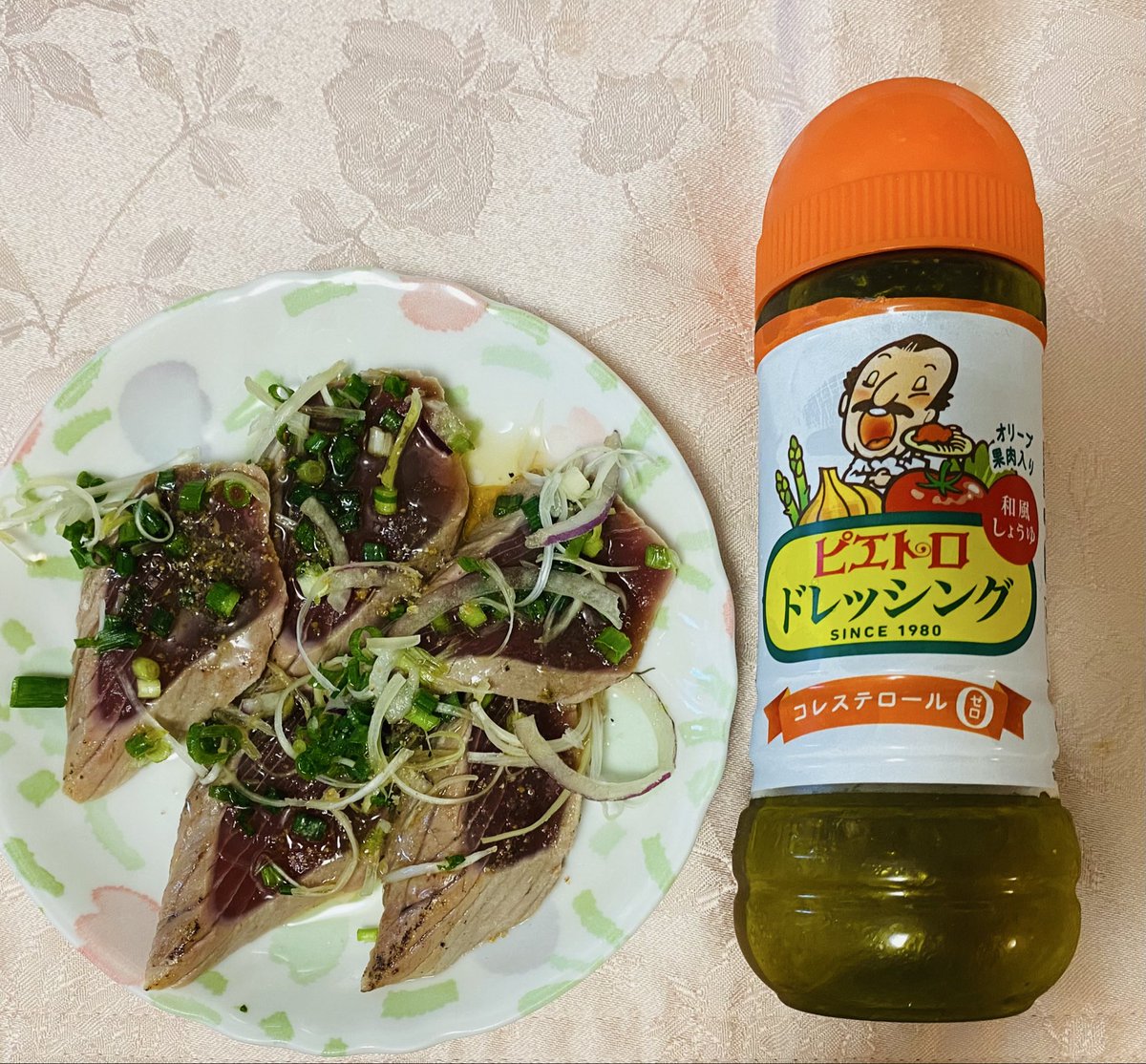Sensu800's tweet photo. ピエトロ様
癌は毎日のアルカリ食品で　5年で消えます

❌砂糖は酸性🟥❌
❌発癌性ありの
果糖ぶどう糖❌

黒砂糖は🟦アルカリ

黒砂糖🟦のピエトロが欲しいです

タマネギ、黒砂糖は
血液サラサラに必須

下記は
洗った刺身に

クレイジーソルト
焙煎胡麻油
ピエトロ🩷 https://t.co/O4eqd0Df9I