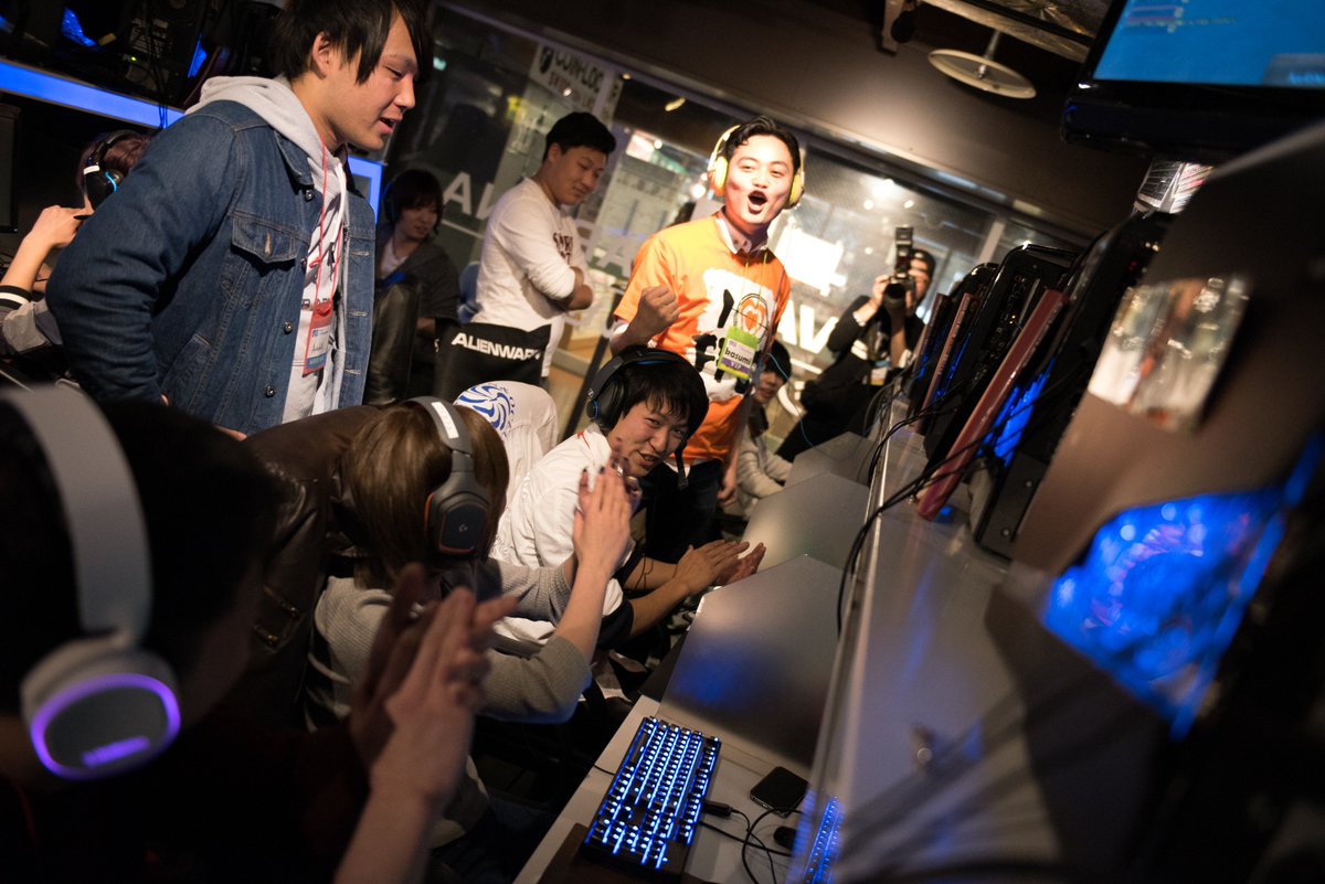 Yuryi_jp's tweet photo. 『AVA Last Event』に行こうか悩んでる方へ

CrossFire Last Event（CFLE）のレポート読んでみて！素敵だなと思ったら行くべし！思い出はプライスレス！
① https://t.co/MnmfZC7eIN
② https://t.co/0u0tCIcqV1

当時FPSで一番盛り上がっていたのはAVAでした。最後も一番盛大なイベントにしましょう！ https://t.co/lo6qwHVQfH
