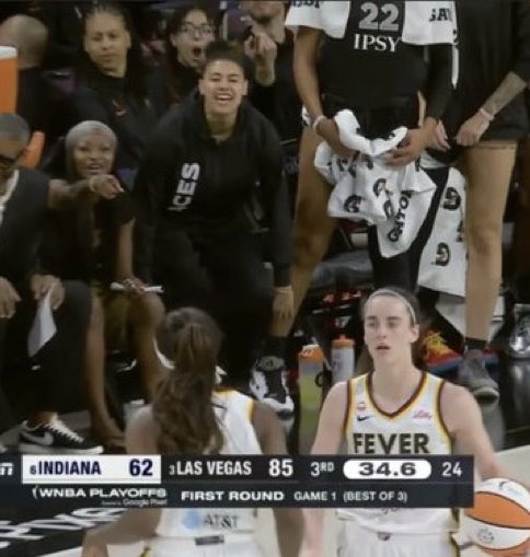 ericaf455's tweet photo. Game 1 vs Game 2 🤣😭🤣😭🤣😭🤣 https://t.co/KikFM9d9Fs