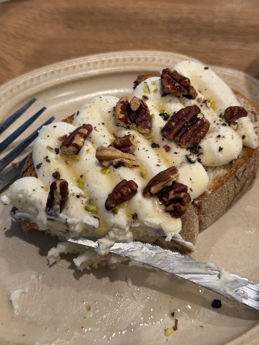 13nama13's tweet photo. 最近食べたお店は、どこもなかなかよかった🍞
私って本当にフレンチトーストと Ricotta に弱いんだなって改めて思った😋
ひと口で心をつかまれるものもあれば、ゆっくり味わっているうちに、好きって気持ちは少しずつ積み重なっていくんだなって気づくこともある~ https://t.co/UcGpS4FOOm