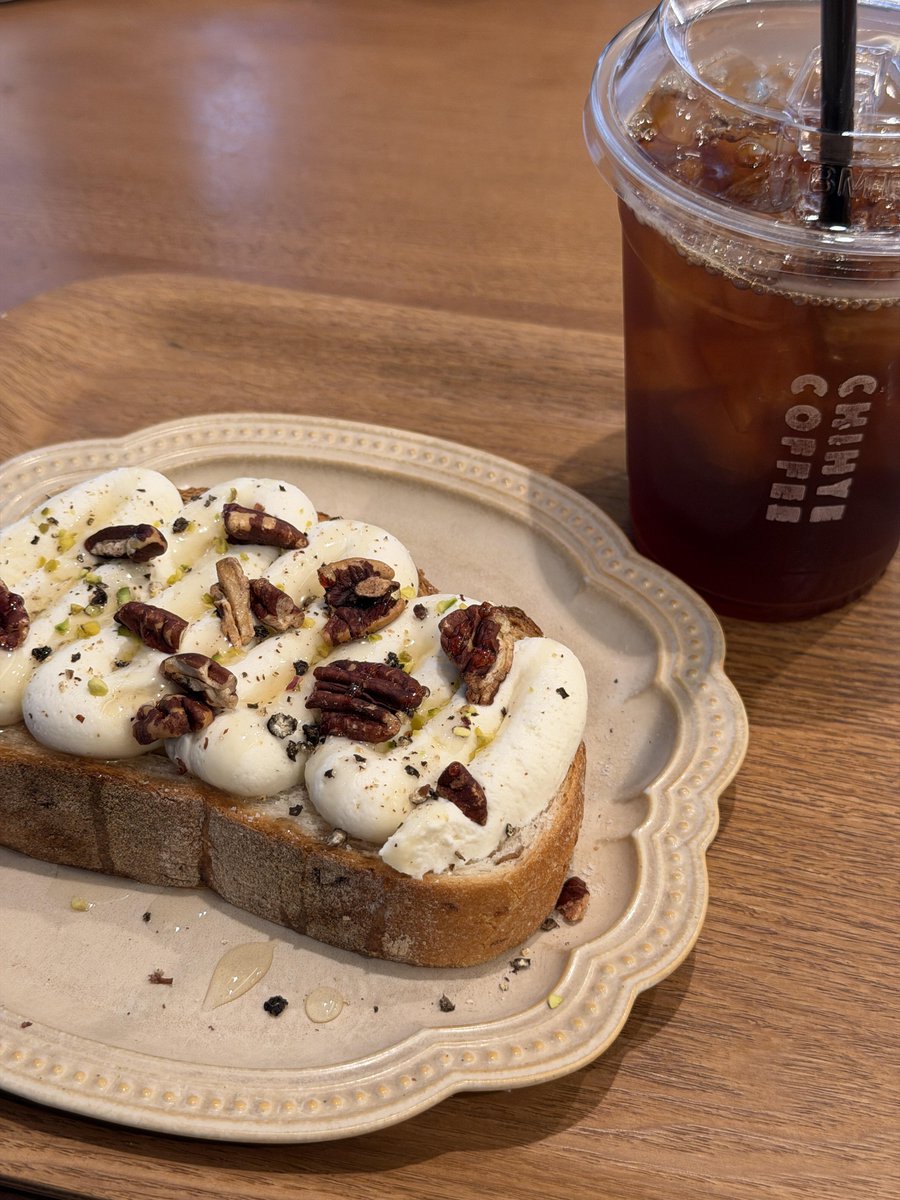 13nama13's tweet photo. 最近食べたお店は、どこもなかなかよかった🍞
私って本当にフレンチトーストと Ricotta に弱いんだなって改めて思った😋
ひと口で心をつかまれるものもあれば、ゆっくり味わっているうちに、好きって気持ちは少しずつ積み重なっていくんだなって気づくこともある~ https://t.co/UcGpS4FOOm