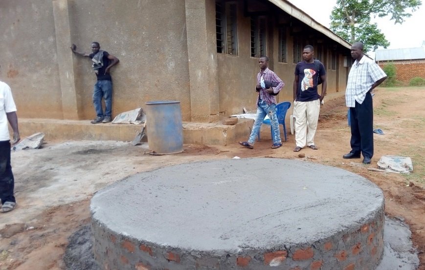VillageHopeIntl's tweet photo. Turning Rain into Clean Water, Together!

Through Village Hope International's Rainwater Harvesting Program, communities in Uganda are working hand in hand to capture rainwater from school and health center rooftops, from planning and installation to management and maintenance. https://t.co/qBTiy4JDnX