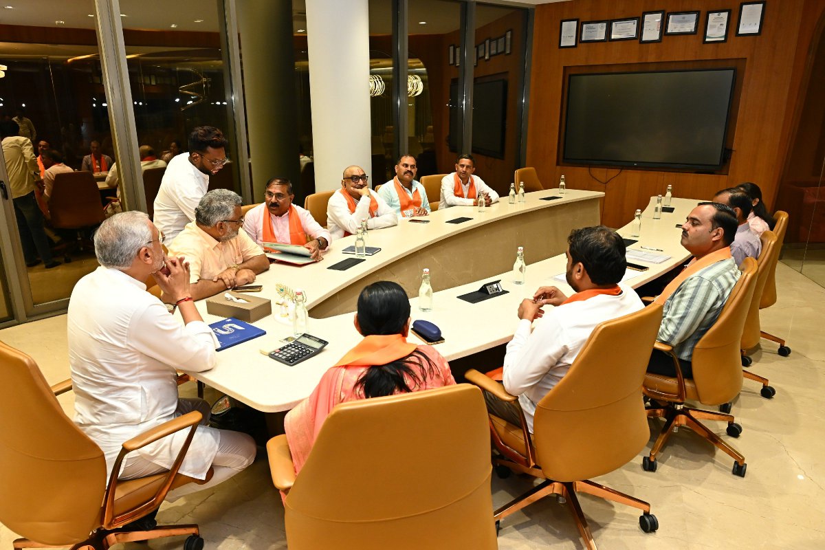 ChetanZala4BJP's tweet photo. ��્રી જગદીશભાઈ વિશ્વકર્મા સાહેબની વિશેષ ઉપસ્થિતિમાં સ્કાય સ્પિનટેક્ષ, લાઠીદડ ખાતે બોટાદ જિલ્લા સંકલન સમિતિની બેઠક યોજાઈ, જેમાં વિવિધ સંગઠનાત્મક વિષયો પર મહત્વપૂર્ણ ચર્ચા કરવામાં આવી.

@iJagdishBJP @aniruddhdavebjp @Nimu_Bambhaniya @Dvthakorbjp @imayurmpatelbjp https://t.co/jTuH2KnQ4J