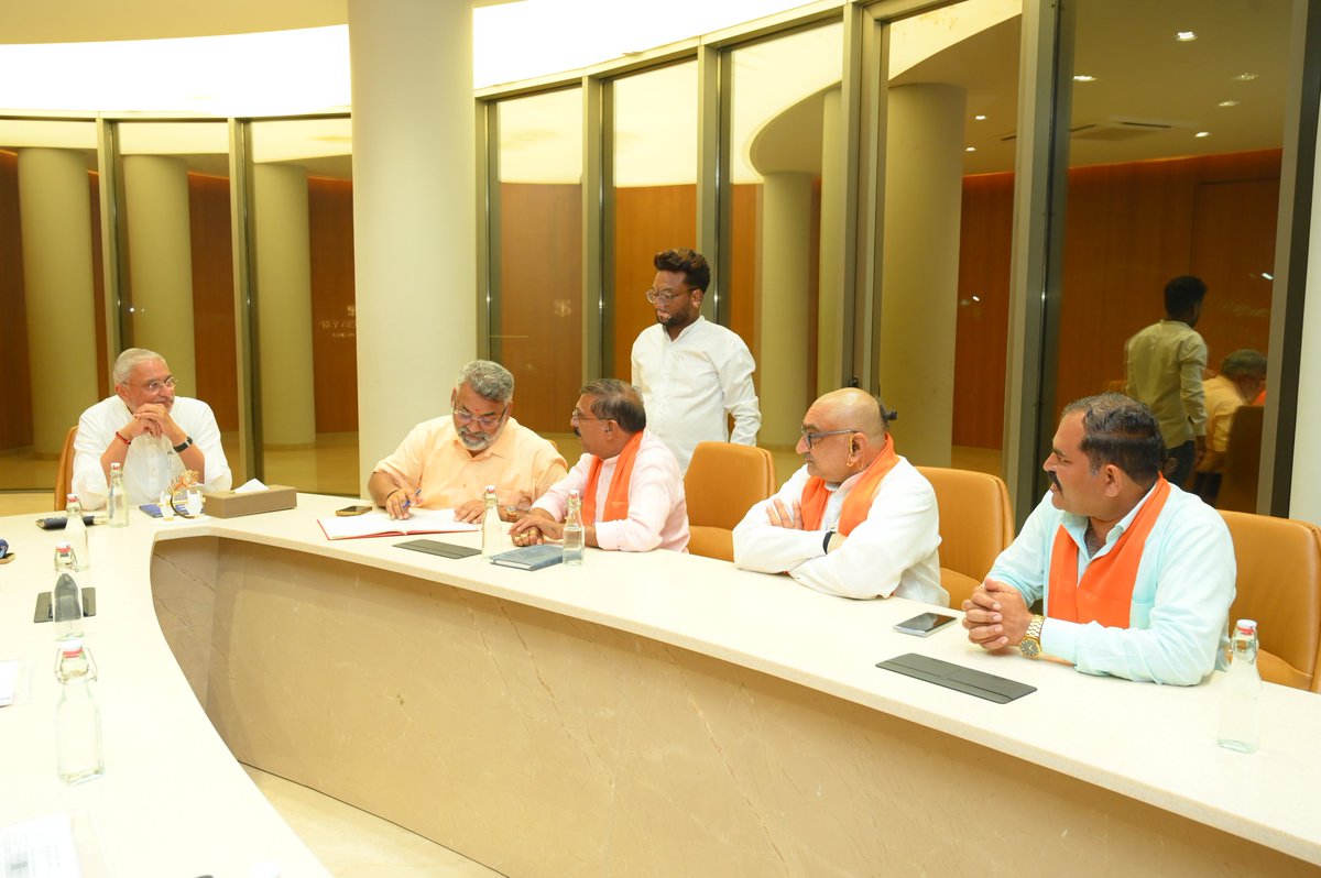 ChetanZala4BJP's tweet photo. ��્રી જગદીશભાઈ વિશ્વકર્મા સાહેબની વિશેષ ઉપસ્થિતિમાં સ્કાય સ્પિનટેક્ષ, લાઠીદડ ખાતે બોટાદ જિલ્લા સંકલન સમિતિની બેઠક યોજાઈ, જેમાં વિવિધ સંગઠનાત્મક વિષયો પર મહત્વપૂર્ણ ચર્ચા કરવામાં આવી.

@iJagdishBJP @aniruddhdavebjp @Nimu_Bambhaniya @Dvthakorbjp @imayurmpatelbjp https://t.co/jTuH2KnQ4J