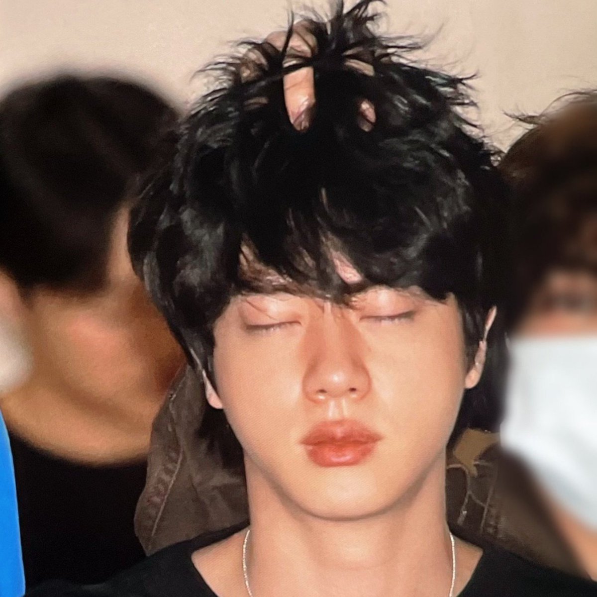 ninislamp's tweet photo. lips.... fluffy hair... pretty eyelashes... nose I'm eating him https://t.co/3H04jnOjwm