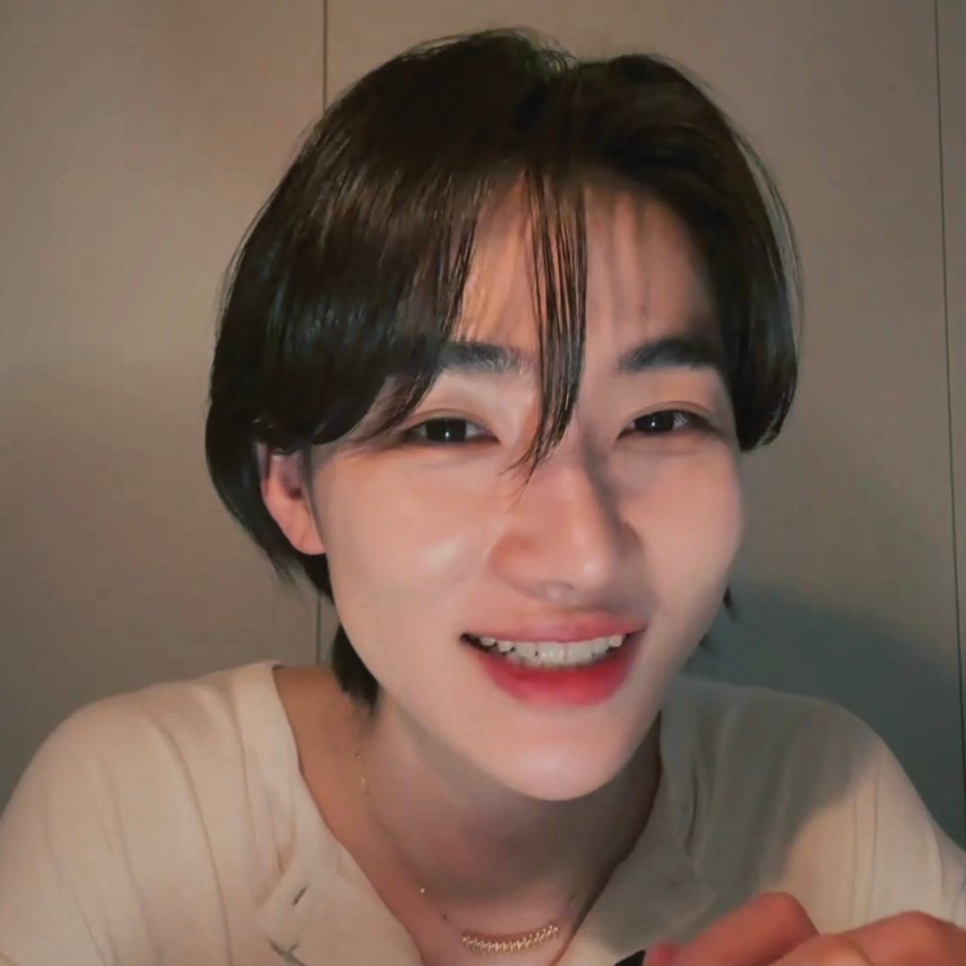 AmyKim65016210's tweet photo. Friends of Chanhee are friends of mine, so feel free to chat anytime all of you New supporters on twitter!🫶

#뉴 #TeamNew https://t.co/V9XODYZRd5