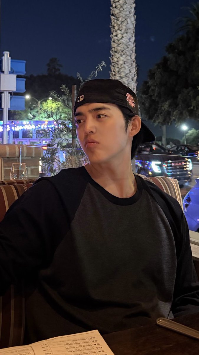 aboutscoups's tweet photo. bare faced scoups + wearing snapback 🫠 https://t.co/fZCB0m5LNe