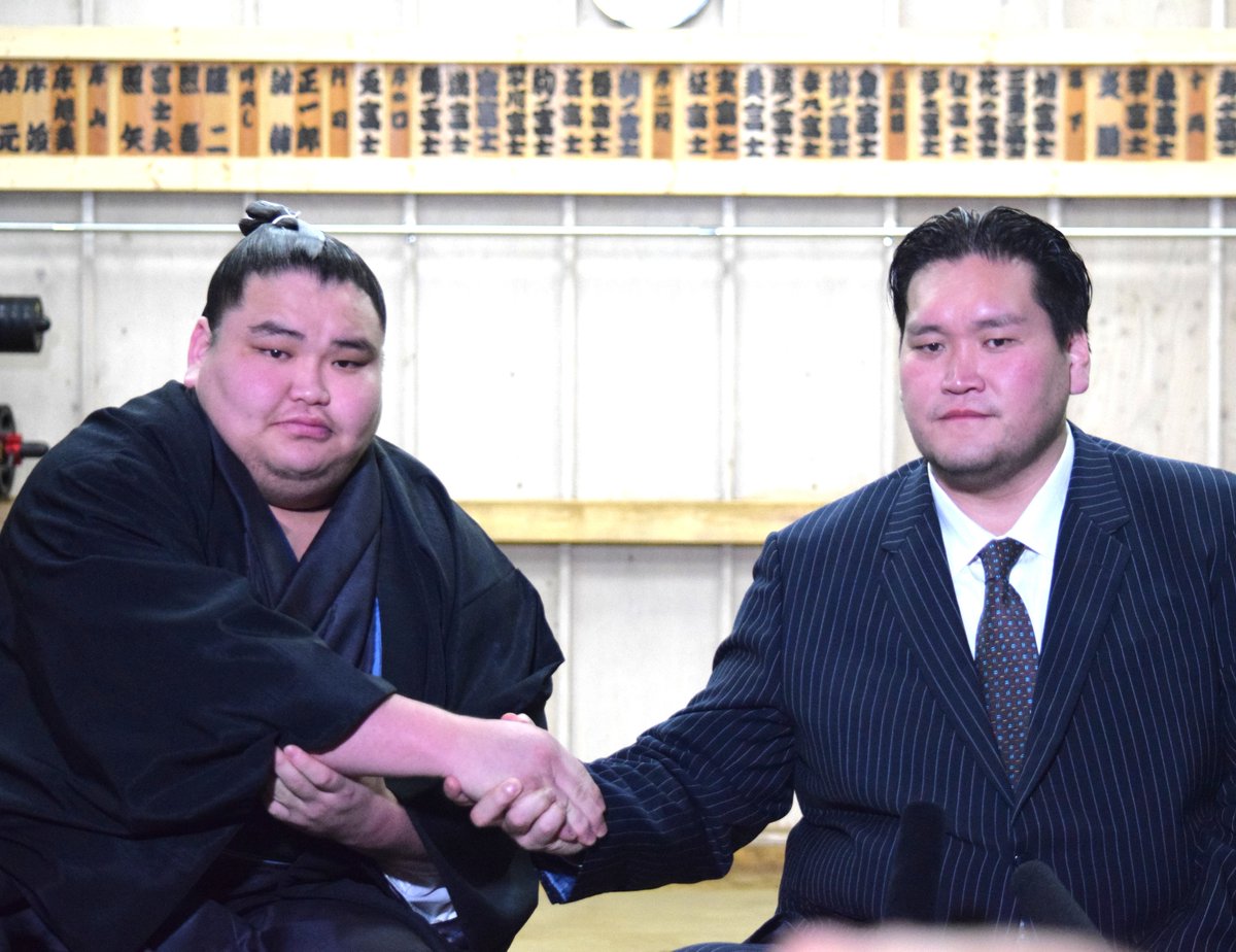Ichiro_SUMO's tweet photo. 新十両昇進を決めた旭富士さんが会見しました。
秋場所前に肋骨を骨折していました。
https://t.co/cXOJOQvPZ6 https://t.co/ESokg7dmLw