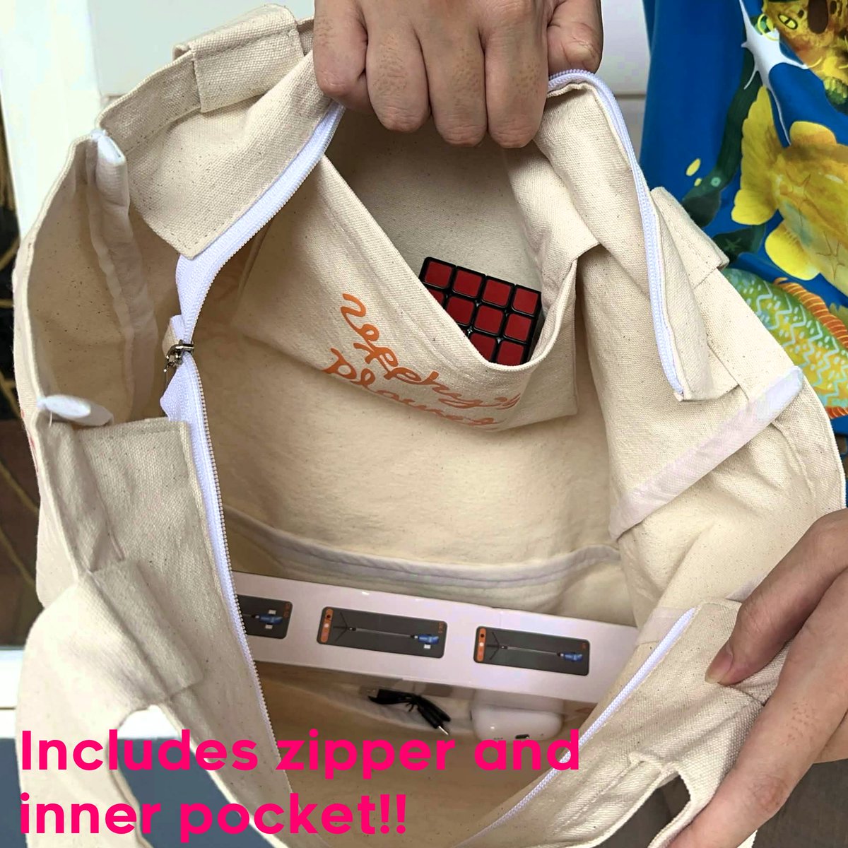zeppipi's tweet photo. HELLO! Happy to announce a new product! 100% canvas totebags with illustrations drawn by yours truly!
Come and pre ordered this (with the link below) and have them mailed in or picked up at #comifuro23!
https://t.co/SWxqMzoVQa
#merchendise #art #original #totebag #cute #furry https://t.co/3TogGg53Ka