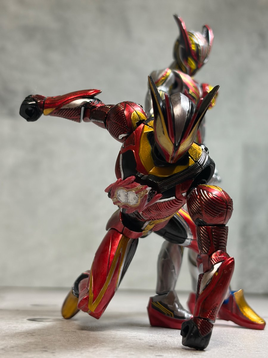 MegaWhaleRiderV's tweet photo. 仮面ライダーイエッツ
仮面ライダーグロム
仮面ライダーデイズ

※改造　#装動 https://t.co/KHYZHRMYfZ