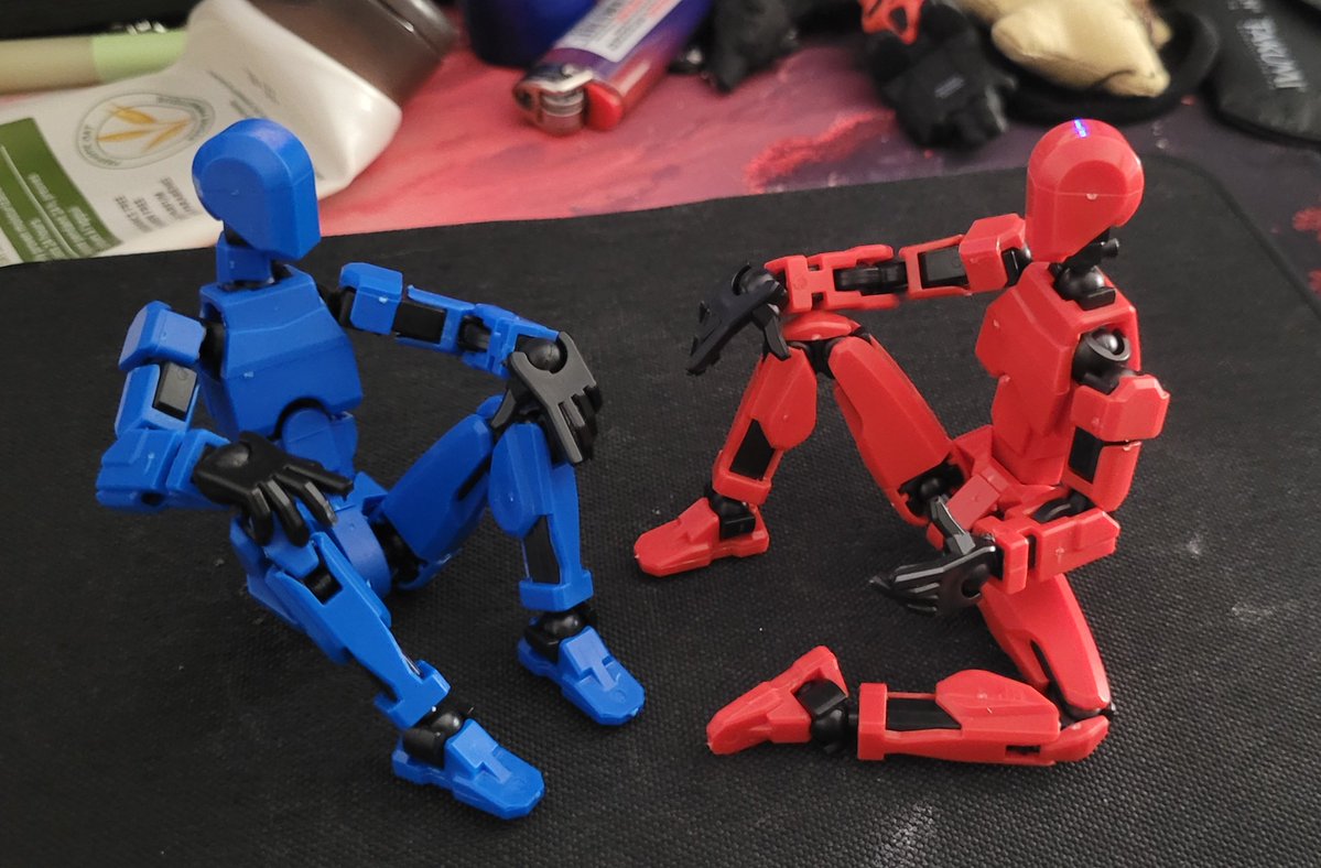 PromisedAkad's tweet photo. I'm having fun with my new tomtord toys https://t.co/UqFTAfXaTh